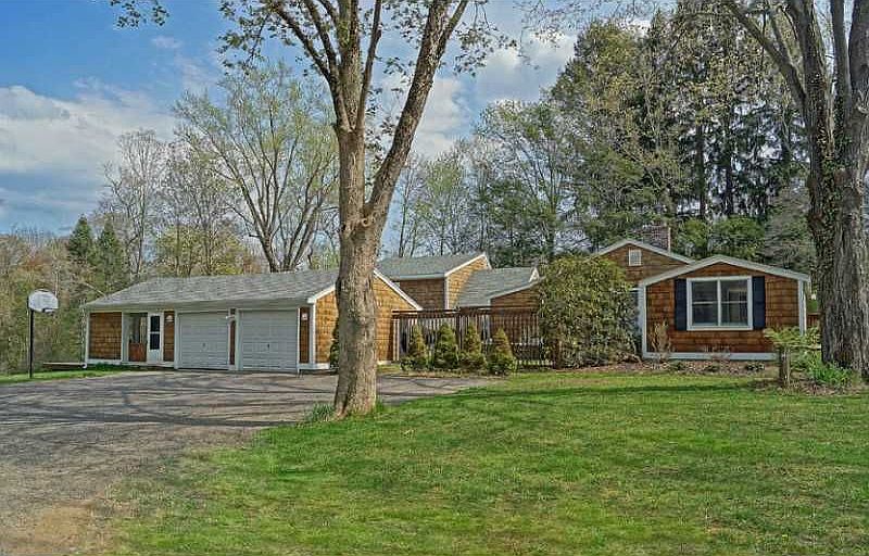 2nd image of 89 Prospect St
