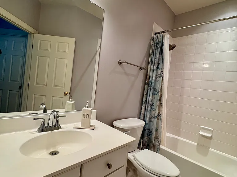 3670 Carriage Hill Dr — Photo 24