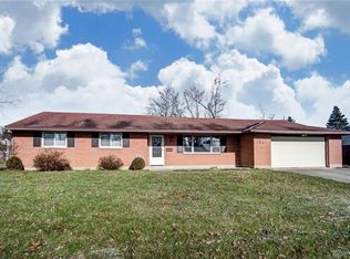 315 Grantham Dr, Englewood, OH 45322