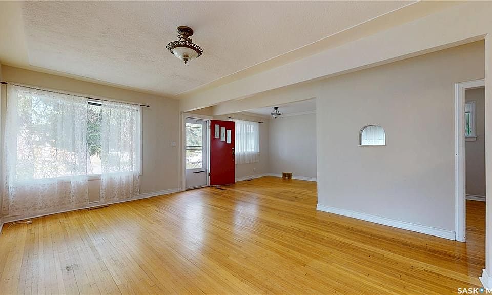 1st image of 2255 QUEEN STREET