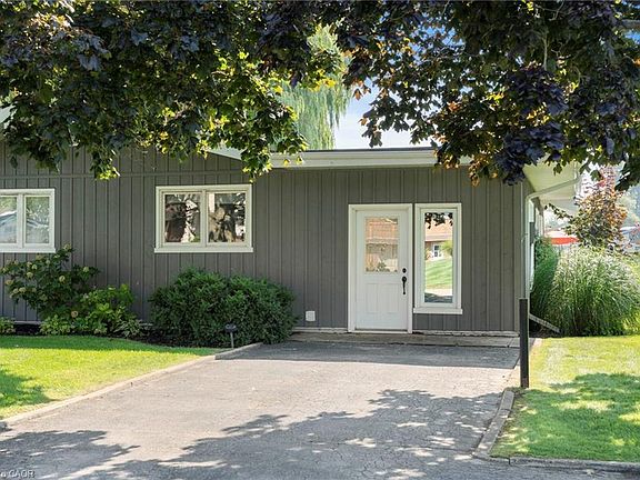 5th image of 392 Cedar Dr