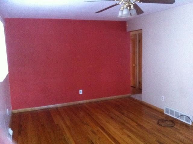 2nd image of 3077 W 115th St