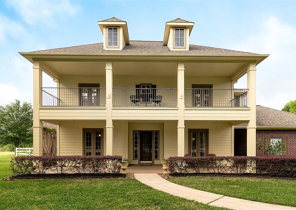 1st image of 11919 Water Oak Dr
