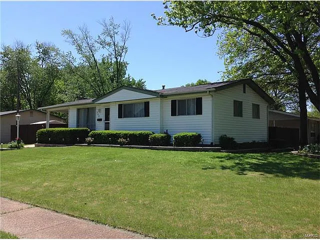 560 Jana Dr photo 1