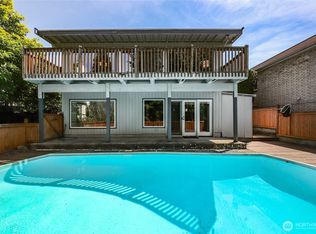 3022 47th Ave SW, Seattle, WA 98116