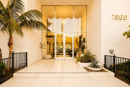7560 Hollywood Blvd #4002 Photo 1