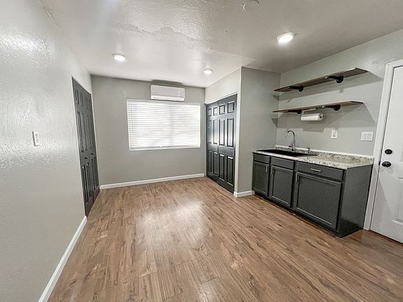 4th image of 114 W Head St #A