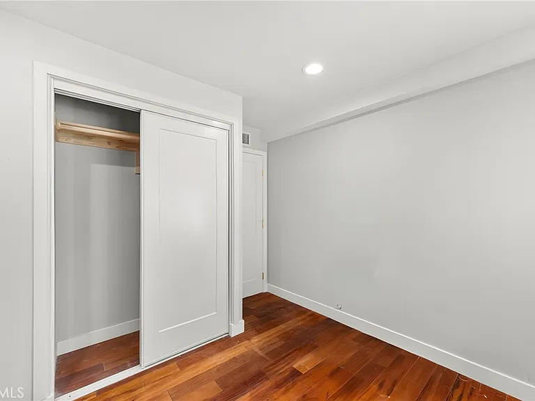 3860 Amberly Dr — Photo 20
