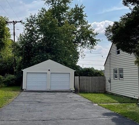 3rd image of 514 Alexander Dr
