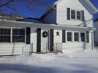 713 S Main St, Delmar, IA 52037