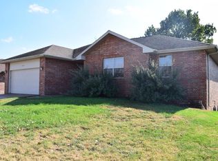 3856 W Parkridge Cir, Springfield, MO 65802