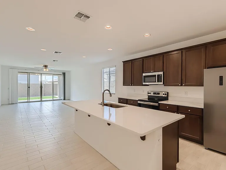 Kitchen & Living