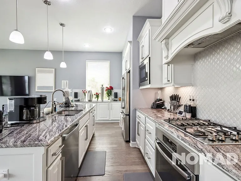 4303 Cottonwood Creek Ln — Photo 12