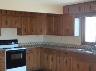 1113 10th St NW APT B, Minot, ND 58703