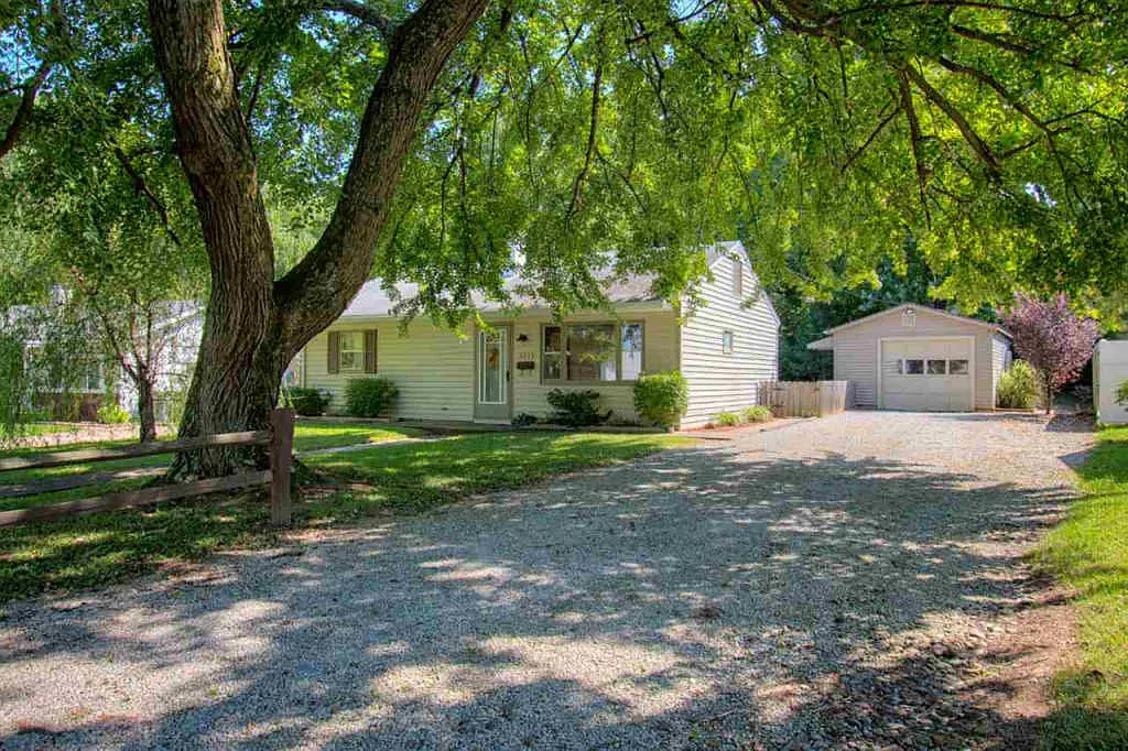 5313 Warren Dr photo 1