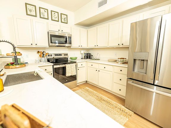 5th image of 77 Graham Rd Unit 103