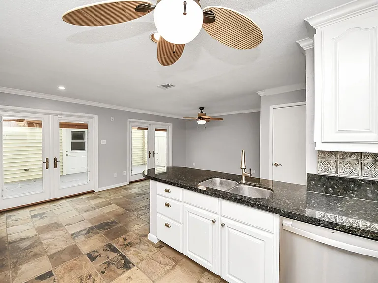 2588 Bering Dr — Photo 10