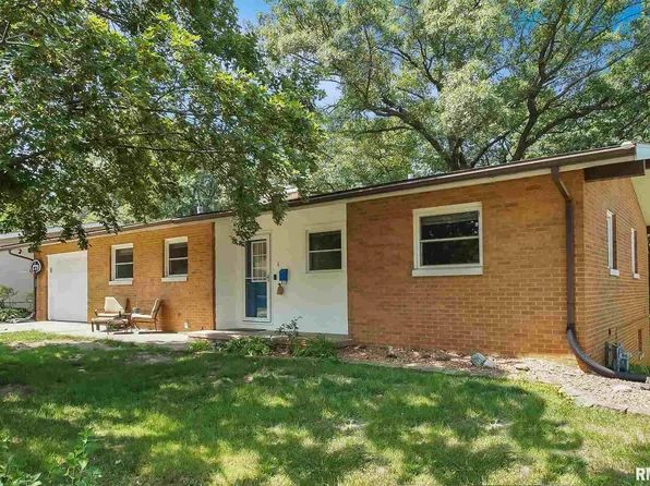 6 Foster Ct, Bartonville, IL 61607