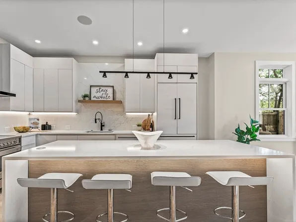 325-325A Alewife Brook Pkwy #A, Somerville, MA 02144