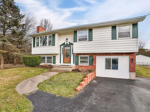 3729 Beebe Rd, Newfane, NY 14108