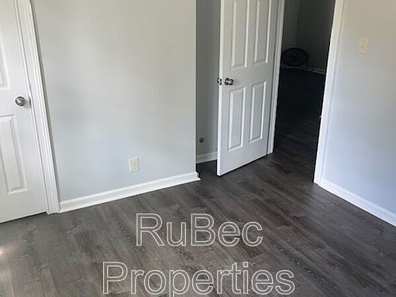 5th image of 1025 Holland Ave Unit B