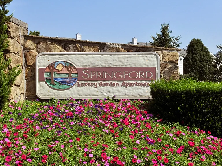 Springford Apartments — Photo 16