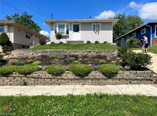 524 Hillman Rd, Akron, OH 44312