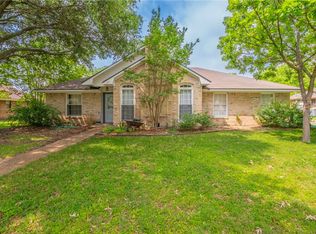 205 Bonham Dr, Hewitt, TX 76643