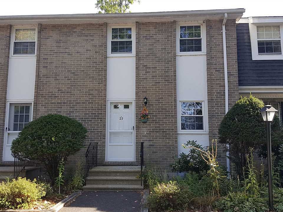 1st image of 23 Fieldstone Dr #23