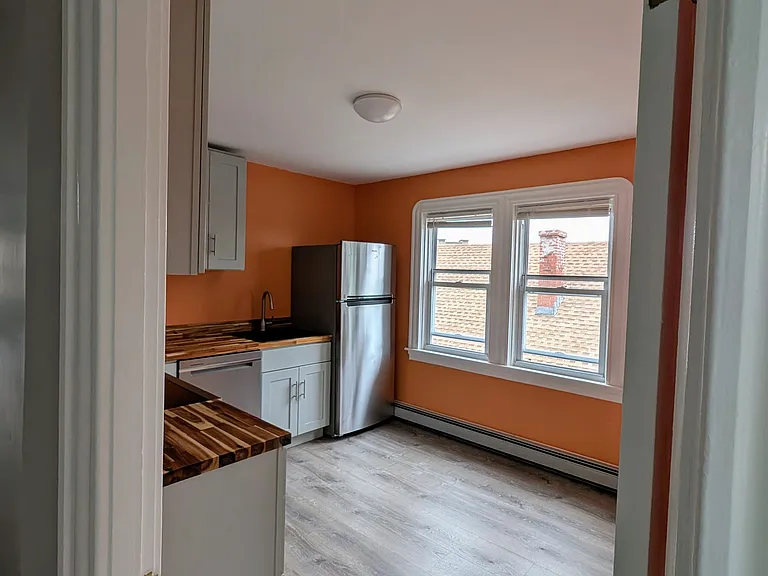 35 Sessions St #3D — Photo 3