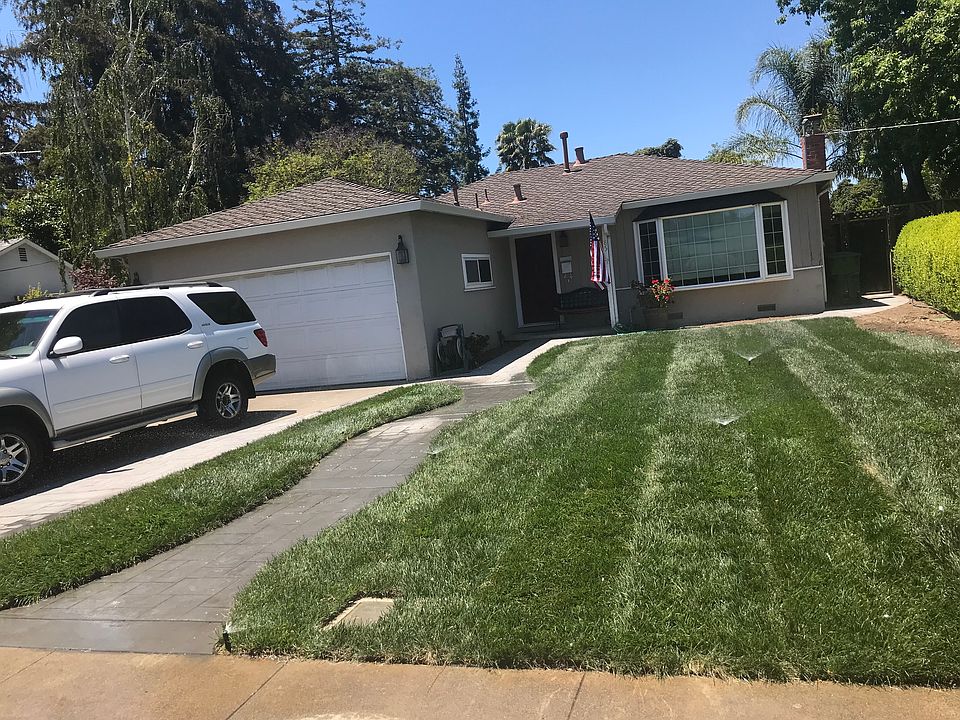 1st image of 385 Sunberry Dr