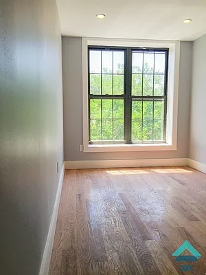 Rented by EXR | media 11