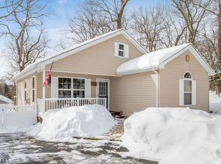 72 Wildwood Shores Dr, Hopatcong, NJ 07843