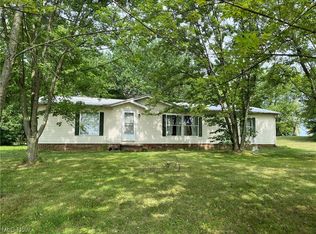 20265 Skyline Dr, Wellsville, OH 43968