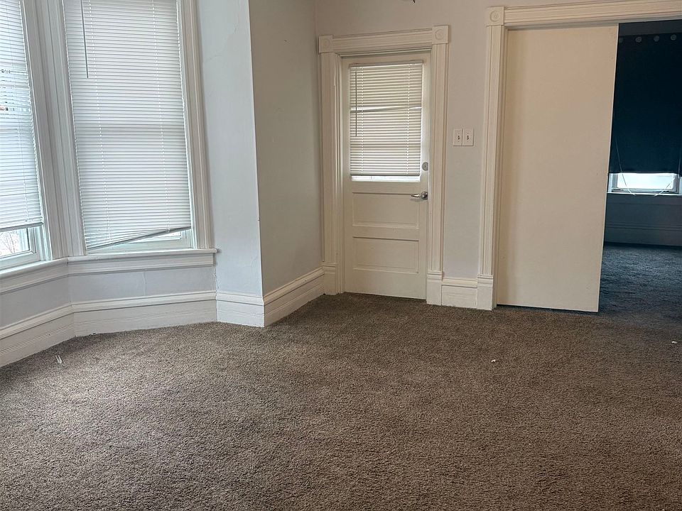 2nd image of 921 S 13th St