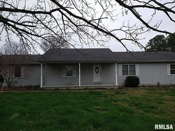 15676 N Blackward Ln, Mount Vernon, IL 62864