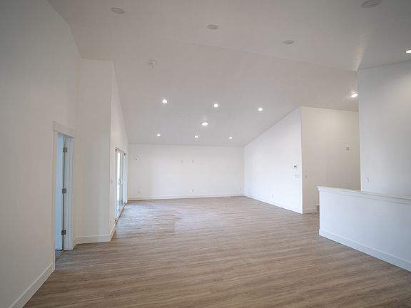 5th image of 2287 E Marigold Dr #512