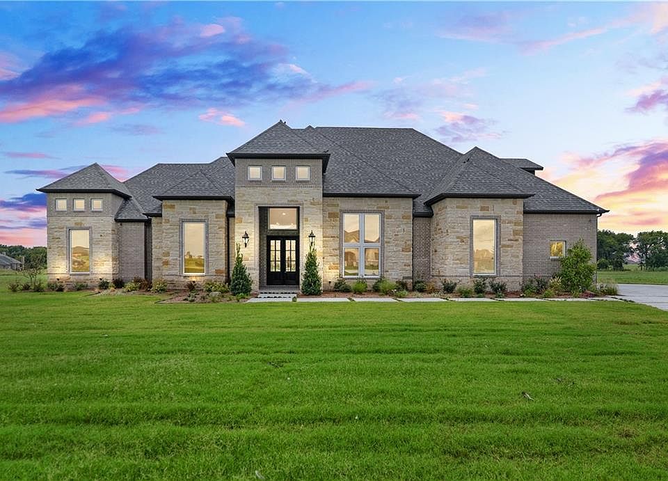 1st image of 895 Bentwater Dr