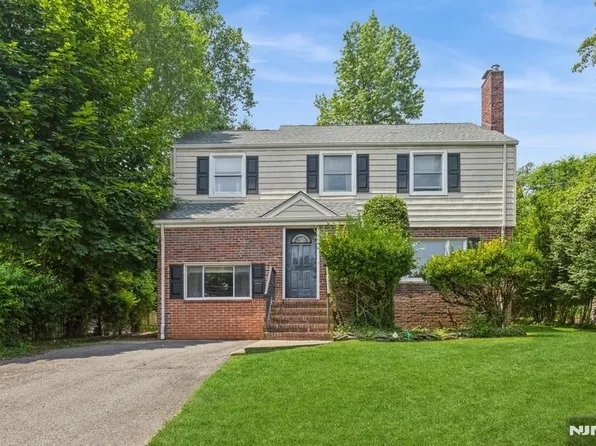 277 Jefferson Ave, Cresskill, NJ 07626