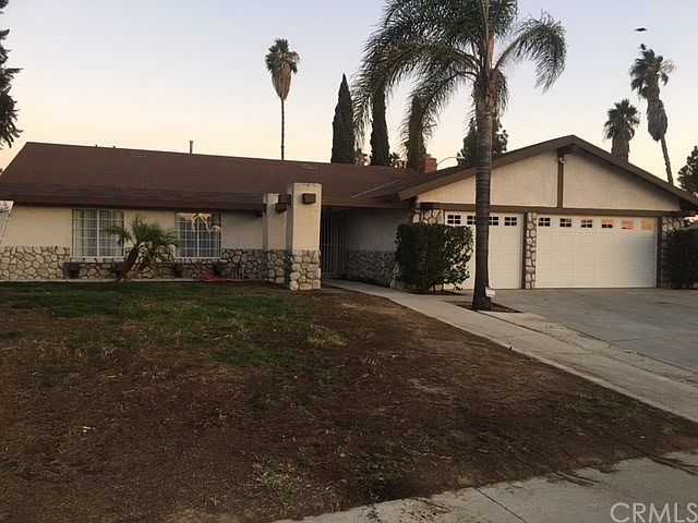 1st image of 13696 Thunderbird Dr
