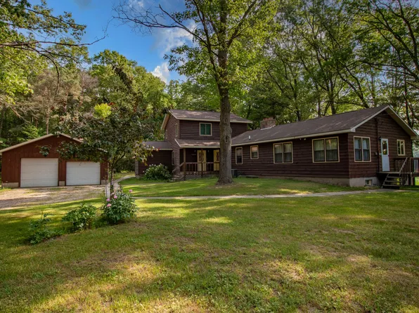 5774 N Wayne Ave, Pentwater, MI 49449