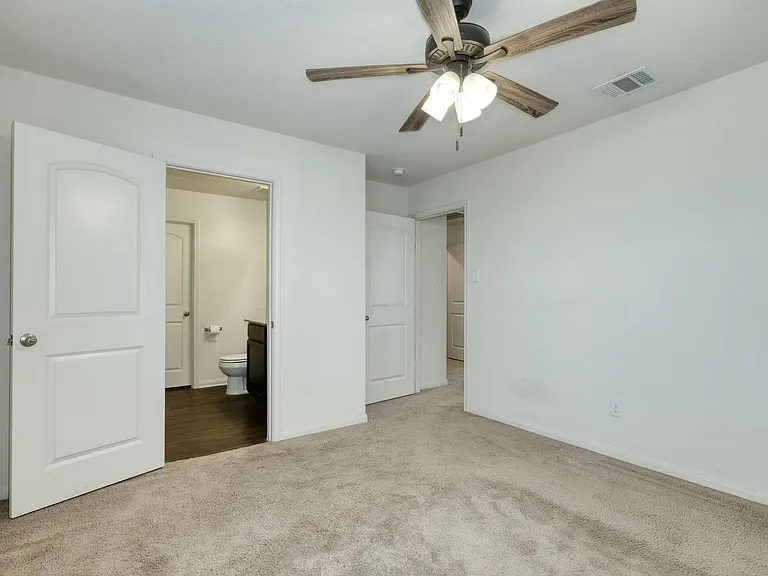 5033 Cressler Ln — Photo 8