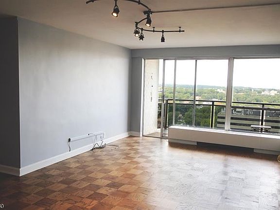 5th image of 2077 Center Ave APT 20F
