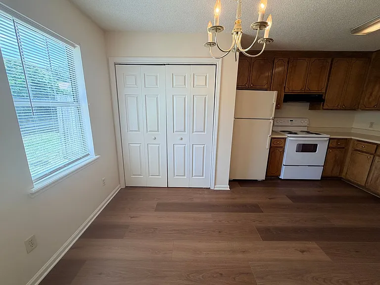 1438 Green St — Photo 21