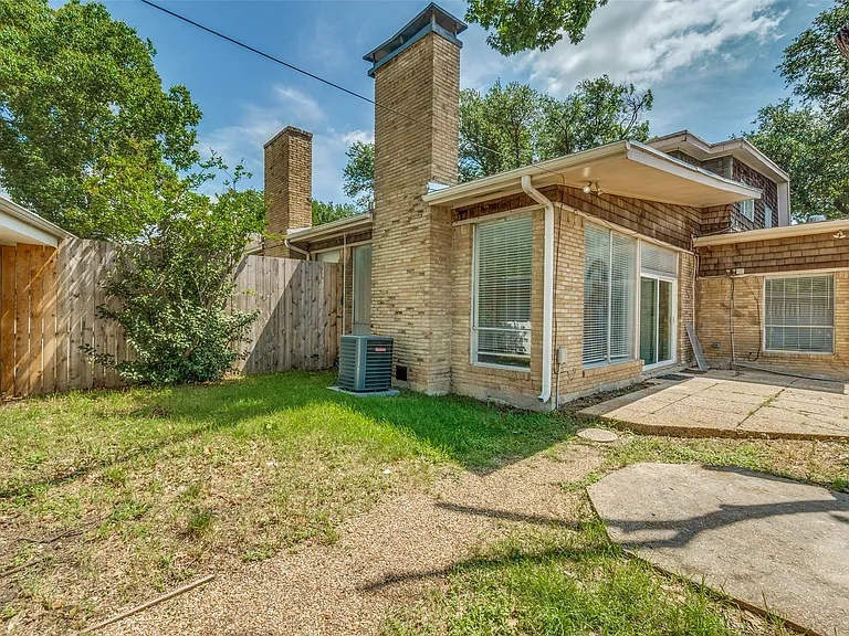 3611 Stables Ln — Photo 23