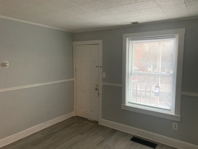 229 W Diamond St — Photo 4