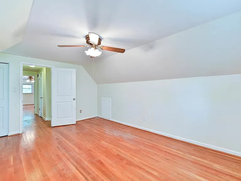 8700 Sudbury Pl — Photo 18