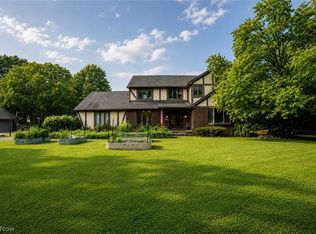 2458 Cedarwood Rd, Pepper Pike, OH 44124