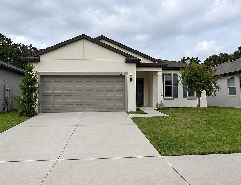 2634 E Lake Pointe Dr