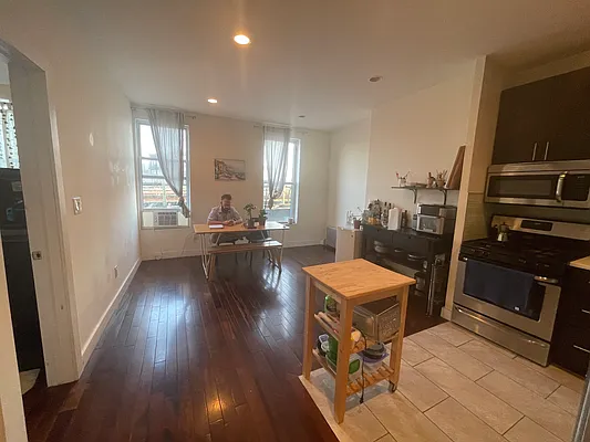 Rented by Nooklyn NYC LLC | media 19